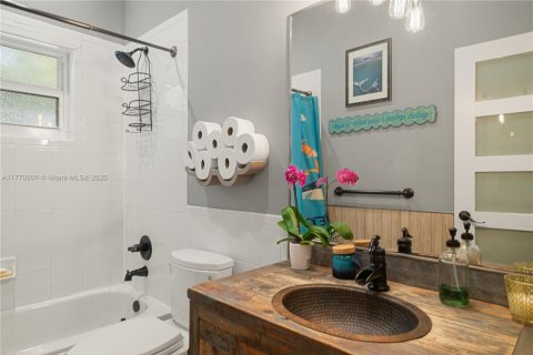 House in Key Largo, Florida 3 bedrooms, 237.46 sq.m. № 1978917 - photo 15