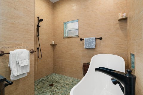 House in Key Largo, Florida 3 bedrooms, 237.46 sq.m. № 1978917 - photo 20