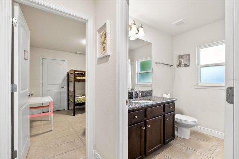 House in Rotonda, Florida 4 bedrooms, 200.02 sq.m. № 2418984 - photo 30