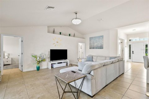 House in Rotonda, Florida 4 bedrooms, 200.02 sq.m. № 2418984 - photo 11