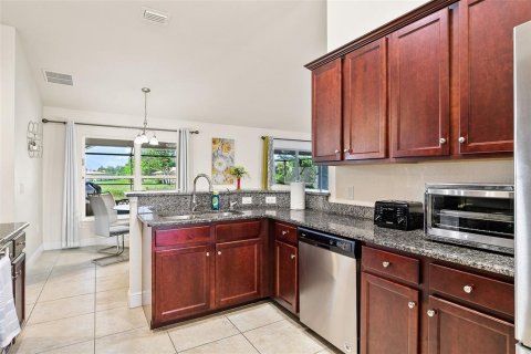 House in Rotonda, Florida 4 bedrooms, 200.02 sq.m. № 2418984 - photo 20
