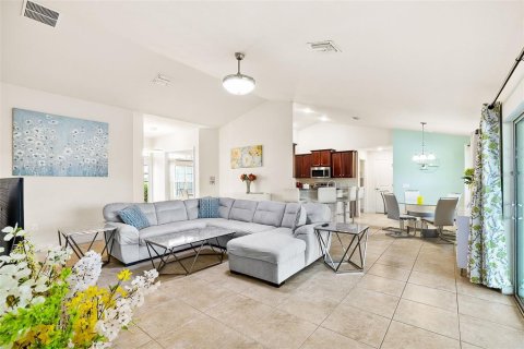 House in Rotonda, Florida 4 bedrooms, 200.02 sq.m. № 2418984 - photo 14