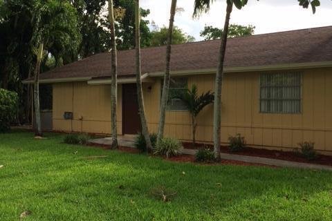 House in Boca Raton, Florida 3 bedrooms, 111.48 sq.m. № 1208007 - photo 1