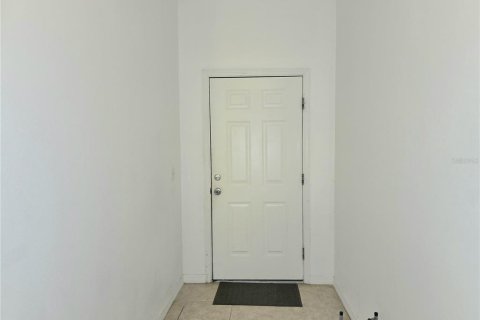Townhouse in Clermont, Florida 3 bedrooms, 138.8 sq.m. № 2383840 - photo 5