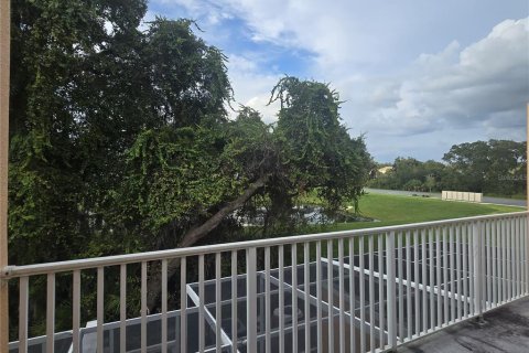 Townhouse in Clermont, Florida 3 bedrooms, 138.8 sq.m. № 2383840 - photo 29