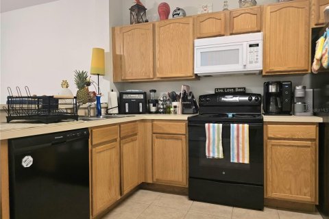 Townhouse in Clermont, Florida 3 bedrooms, 138.8 sq.m. № 2383840 - photo 12