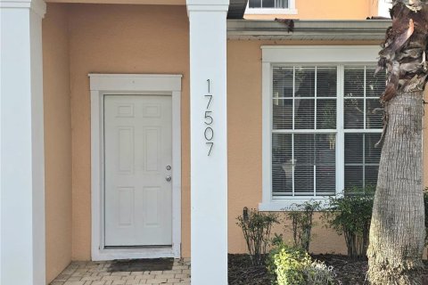 Townhouse in Clermont, Florida 3 bedrooms, 138.8 sq.m. № 2383840 - photo 3