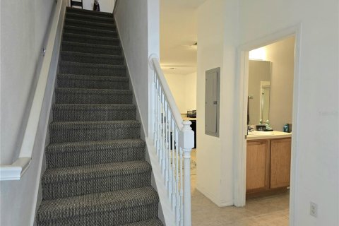 Townhouse in Clermont, Florida 3 bedrooms, 138.8 sq.m. № 2383840 - photo 6