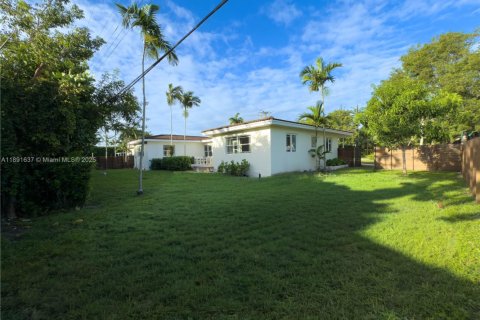 Casa en alquiler en Miami Shores, Florida, 3 dormitorios, 199.83 m2 № 1944865 - foto 16