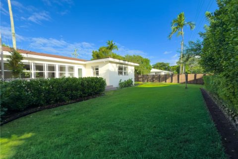 Casa en alquiler en Miami Shores, Florida, 3 dormitorios, 199.83 m2 № 1944865 - foto 15