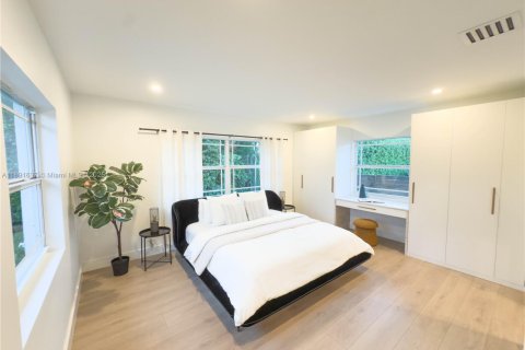Casa en alquiler en Miami Shores, Florida, 3 dormitorios, 199.83 m2 № 1944865 - foto 9