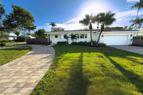 Casa en alquiler en Miami Shores, Florida, 3 dormitorios, 199.83 m2 № 1944865 - foto 2