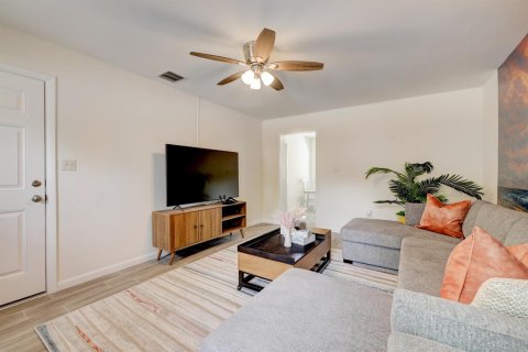 Appartement à louer à St. Lucie, Floride: 2 chambres, 75.16 m2 № 2145959 - photo 9