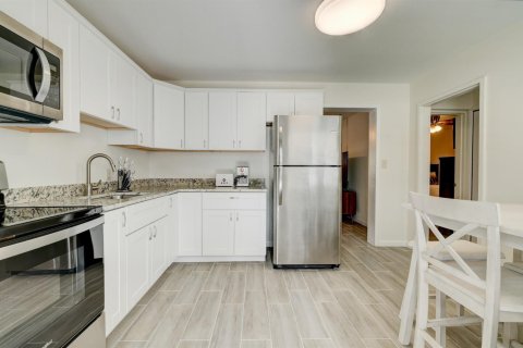 Appartement à louer à St. Lucie, Floride: 2 chambres, 75.16 m2 № 2145959 - photo 14