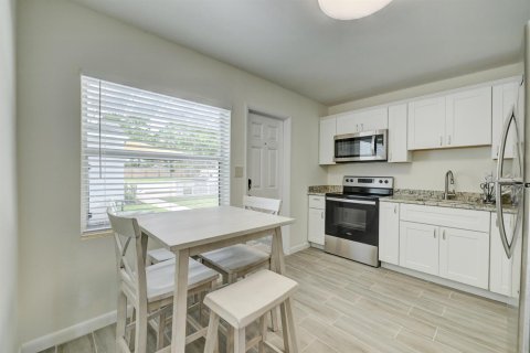 Appartement à louer à St. Lucie, Floride: 2 chambres, 75.16 m2 № 2145959 - photo 11