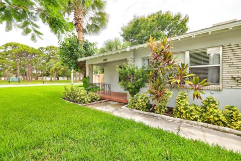 Appartement à louer à St. Lucie, Floride: 2 chambres, 75.16 m2 № 2145959 - photo 2