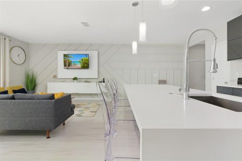Adosado en venta en Kissimmee, Florida, 4 dormitorios, 165.18 m2 № 1904043 - foto 11