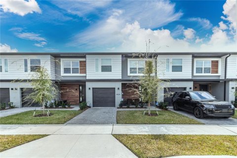 Adosado en venta en Kissimmee, Florida, 4 dormitorios, 165.18 m2 № 1904043 - foto 3