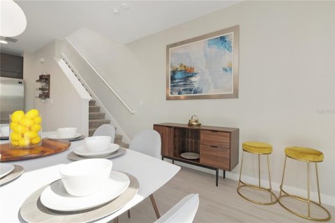 Adosado en venta en Kissimmee, Florida, 4 dormitorios, 165.18 m2 № 1904043 - foto 14