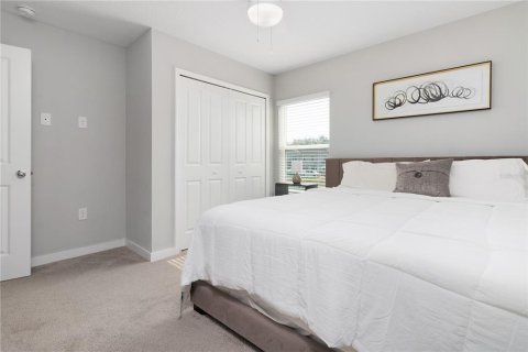 Adosado en venta en Kissimmee, Florida, 4 dormitorios, 165.18 m2 № 1904043 - foto 17