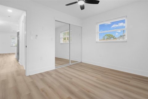 House in Saint Petersburg, Florida 2 bedrooms, 91.97 sq.m. № 1916087 - photo 18