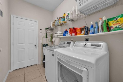 House in Riverview, Florida 4 bedrooms, 211.91 sq.m. № 1876319 - photo 20