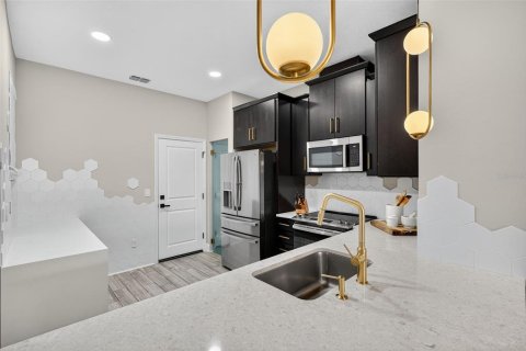 Townhouse in Clearwater, Florida 2 bedrooms, 145.95 sq.m. № 2144730 - photo 7