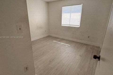 Снять в аренду кондоминиум в Майами, Флорида 3 спальни, 91.69м2, № 2050165 - фото 3