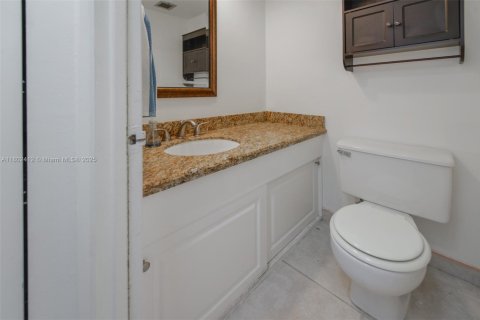 Condominio en alquiler en Hallandale Beach, Florida, 1 dormitorio, 80.82 m2 № 1862152 - foto 8