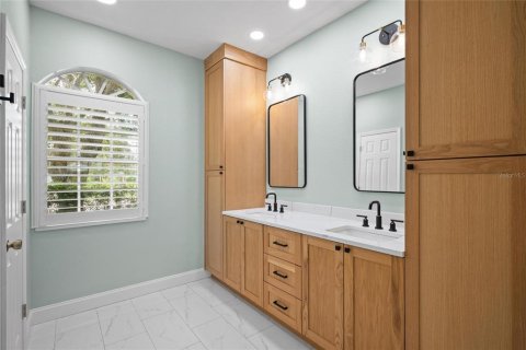 House in Tarpon Springs, Florida 3 bedrooms, 184.41 sq.m. № 1831264 - photo 30