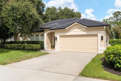 House in Tarpon Springs, Florida 3 bedrooms, 184.41 sq.m. № 1831264 - photo 2