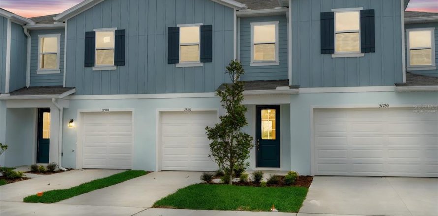 Townhouse in San Antonio, Florida 3 bedrooms, 148.83 sq.m. № 2402749