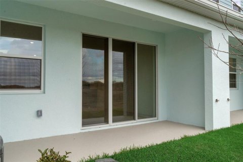 Townhouse in San Antonio, Florida 3 bedrooms, 148.83 sq.m. № 2402749 - photo 4