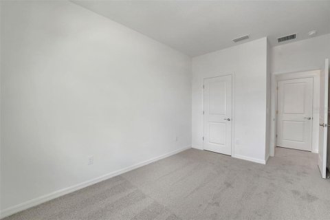 Townhouse in San Antonio, Florida 3 bedrooms, 148.83 sq.m. № 2402749 - photo 27