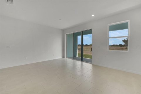 Townhouse in San Antonio, Florida 3 bedrooms, 148.83 sq.m. № 2402749 - photo 9