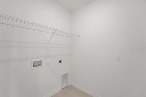 Townhouse in San Antonio, Florida 3 bedrooms, 148.83 sq.m. № 2402749 - photo 21