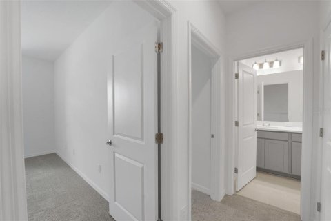 Townhouse in San Antonio, Florida 3 bedrooms, 148.83 sq.m. № 2402749 - photo 24
