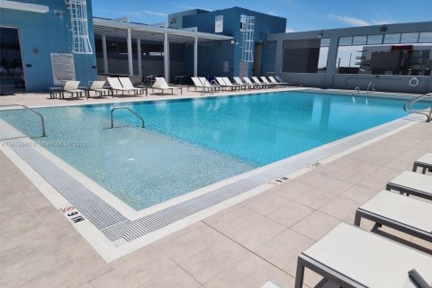 Condo in Doral, Florida, 1 bedroom  № 1766668 - photo 6