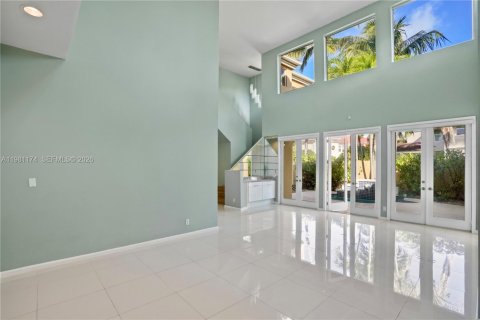 House in Aventura, Florida 3 bedrooms, 221.11 sq.m. № 2044238 - photo 6