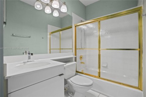 House in Aventura, Florida 3 bedrooms, 221.11 sq.m. № 2044238 - photo 14