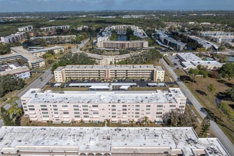 Condo in Saint Petersburg, Florida, 2 bedrooms  № 1566069 - photo 25