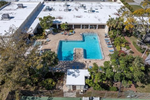 Condo in Saint Petersburg, Florida, 2 bedrooms  № 1566069 - photo 28