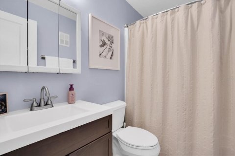Condo in Saint Petersburg, Florida, 2 bedrooms  № 1566069 - photo 20