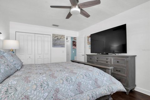 Condo in Saint Petersburg, Florida, 2 bedrooms  № 1566069 - photo 19