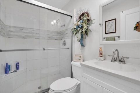 Condo in Saint Petersburg, Florida, 2 bedrooms  № 1566069 - photo 23