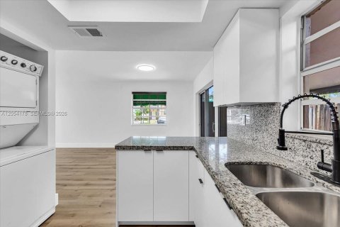 Villa ou maison à louer à Cooper City, Floride: 3 chambres, 120.96 m2 № 2181348 - photo 15