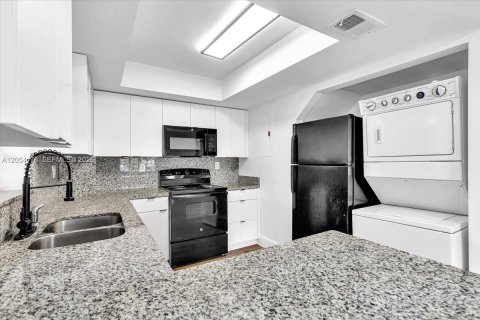 Villa ou maison à louer à Cooper City, Floride: 3 chambres, 120.96 m2 № 2181348 - photo 11