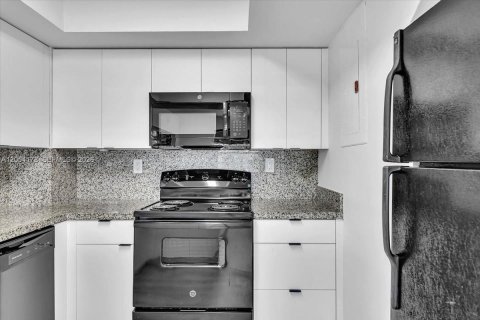 Villa ou maison à louer à Cooper City, Floride: 3 chambres, 120.96 m2 № 2181348 - photo 10