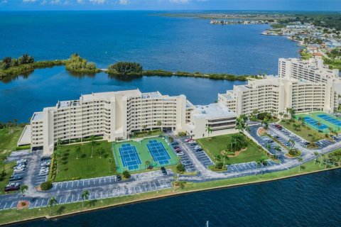 Condo à Hudson, Floride, 3 chambres  № 2131216