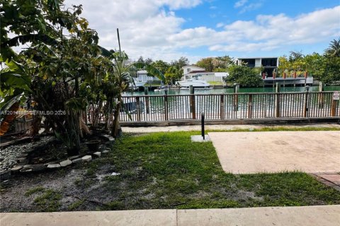 Apartment in Miami Beach, Florida 2 bedrooms, 116.13 sq.m. № 2076296 - photo 30